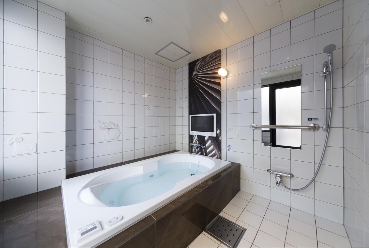 Hotel Plant Garden Resort (Adults Only) Toyokawa Bagian luar foto