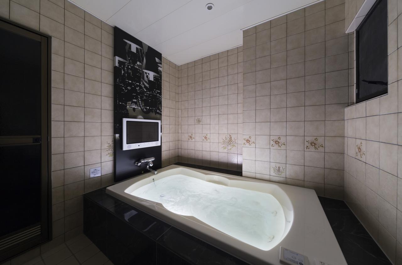Hotel Plant Garden Resort (Adults Only) Toyokawa Bagian luar foto