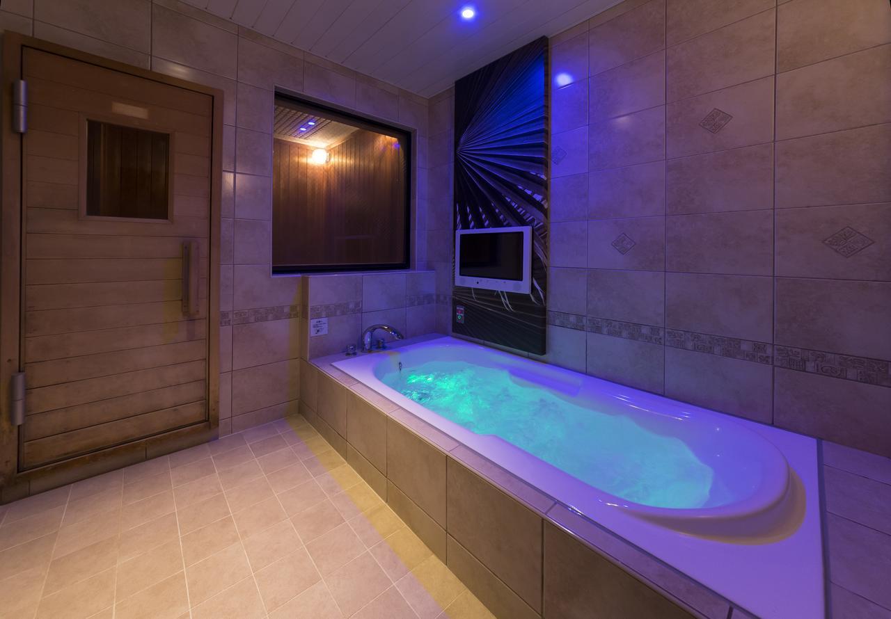 Hotel Plant Garden Resort (Adults Only) Toyokawa Bagian luar foto